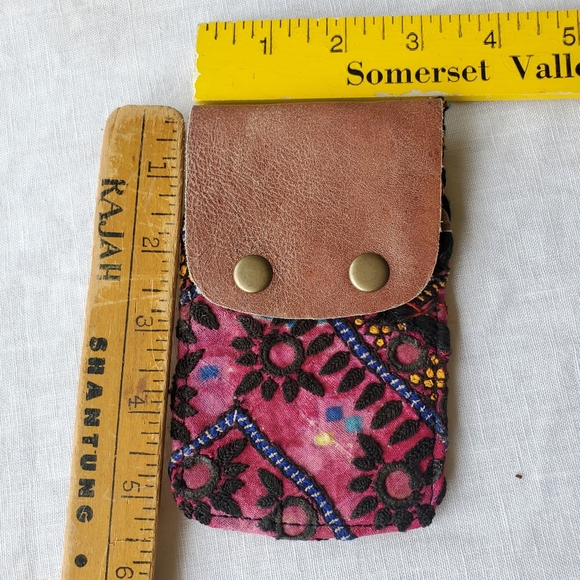 🆕️ Free People Boho Embroidered Banjara Wallet - Picture 3 of 8
